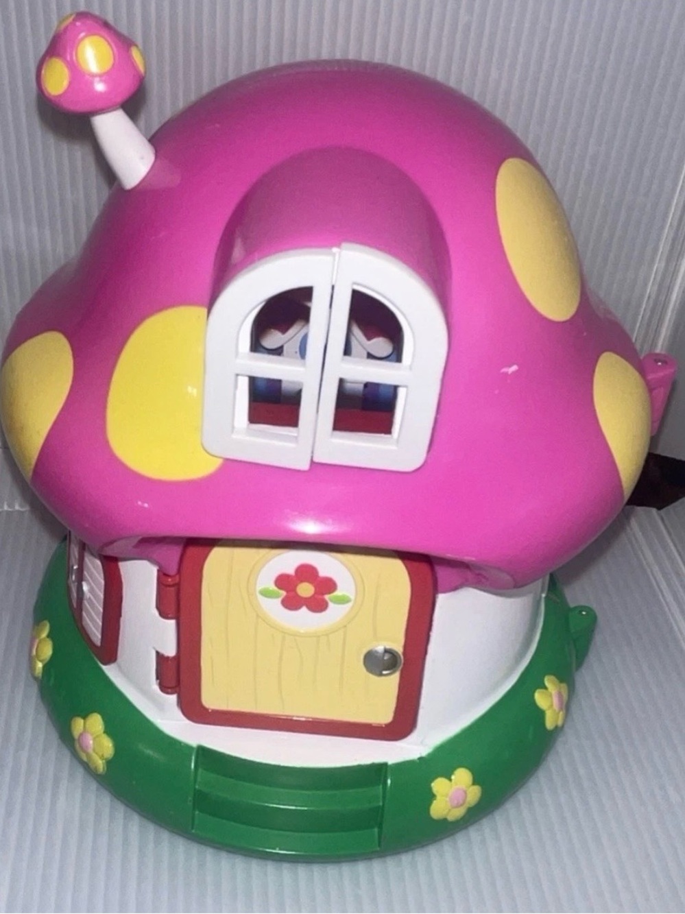 BANDAI SANRIO Hello Kitty Dream World Lot 2001 - Mushroom House & Bakery Shop - Picture 9 of 11